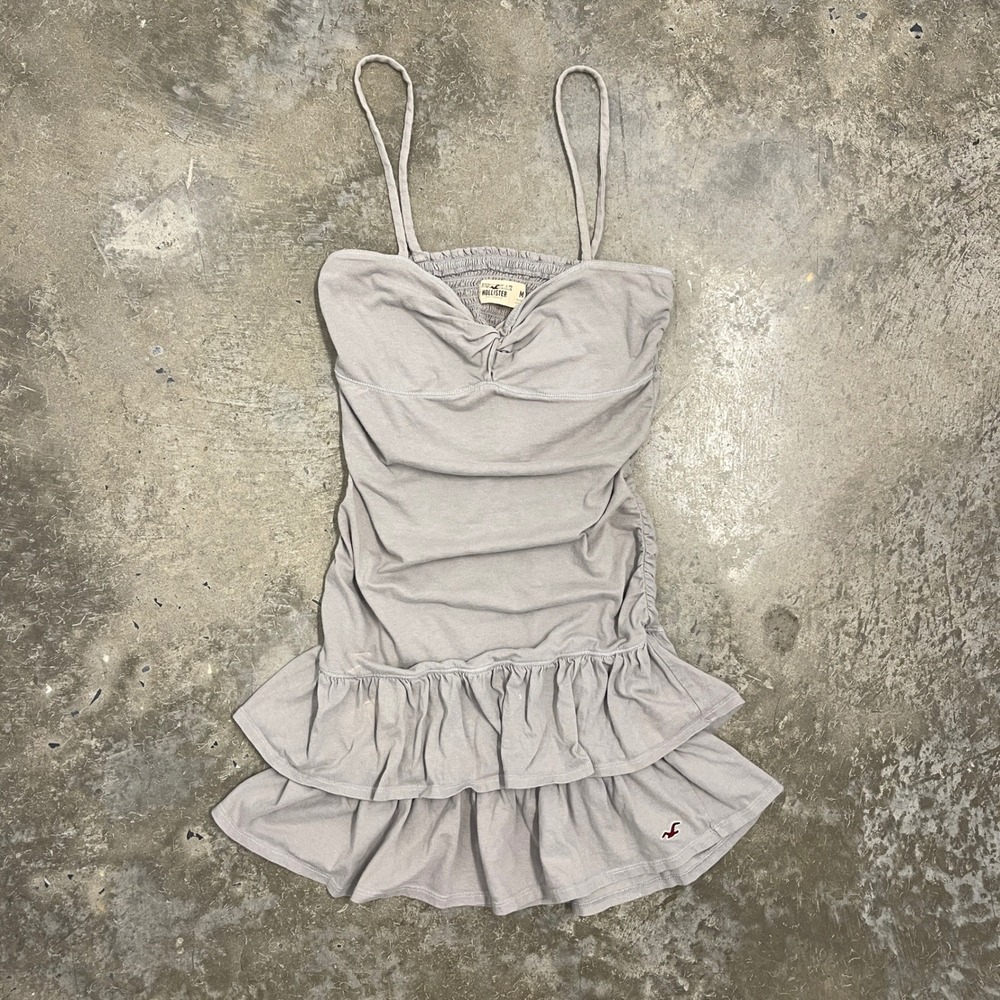Hollister Womens Gray Ruffle Mini Dress Smock Back Cinched Bust Size M Babydoll
